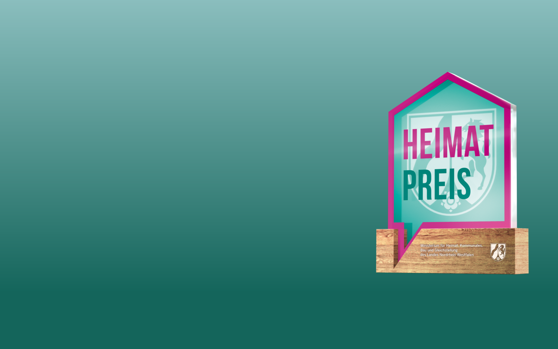 Pokal des Heimat-Preises: Ein stilisierter silberfarbener Pokal mit eingraviertem Schriftzug ‚Heimat-Preis‘, stehend auf einem dunklen Sockel. Der Pokal symbolisiert Anerkennung für besonderes Engagement im Bereich Heimatpflege und Gemeinwohl.